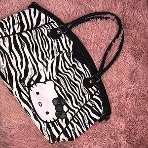 - ‼️Flash Sale‼️ hello kitty purse !